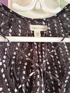 silence + noise Black and White Patterned Crisscross Front Top
